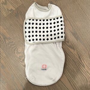 Nanit White Baby Swaddle 0-3 months